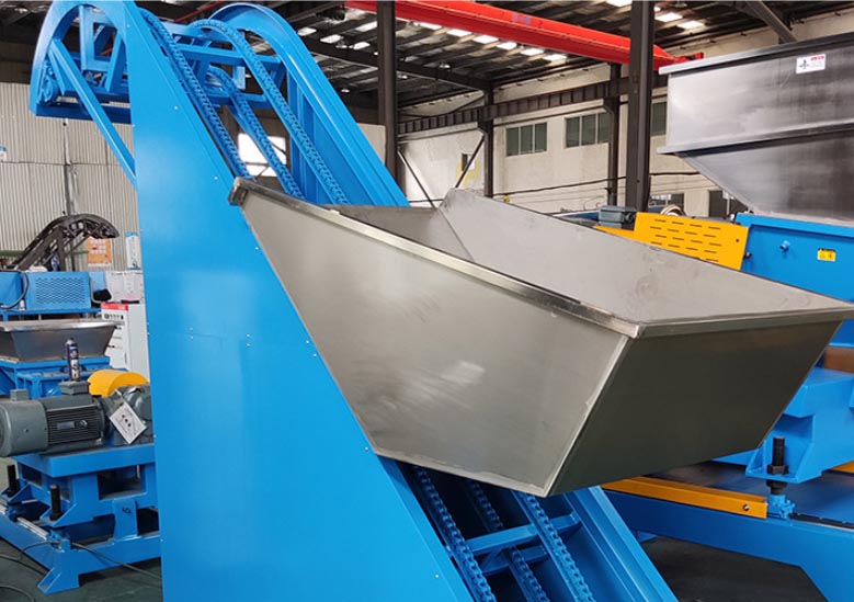 vertical bucket conveyor